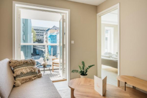 Stay Urban - Scandinavian Comfort with Private Balcony